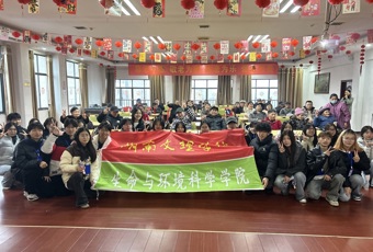 寿星公寓 | 一场雨，一群人，暖了夕阳